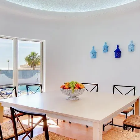 Gale Sleeps 7 Pool Air Con Wifi Villa *